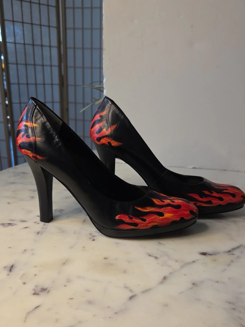 Nine West Black Pumps with Red and Orange Flame Design Sz 9.5 🔥